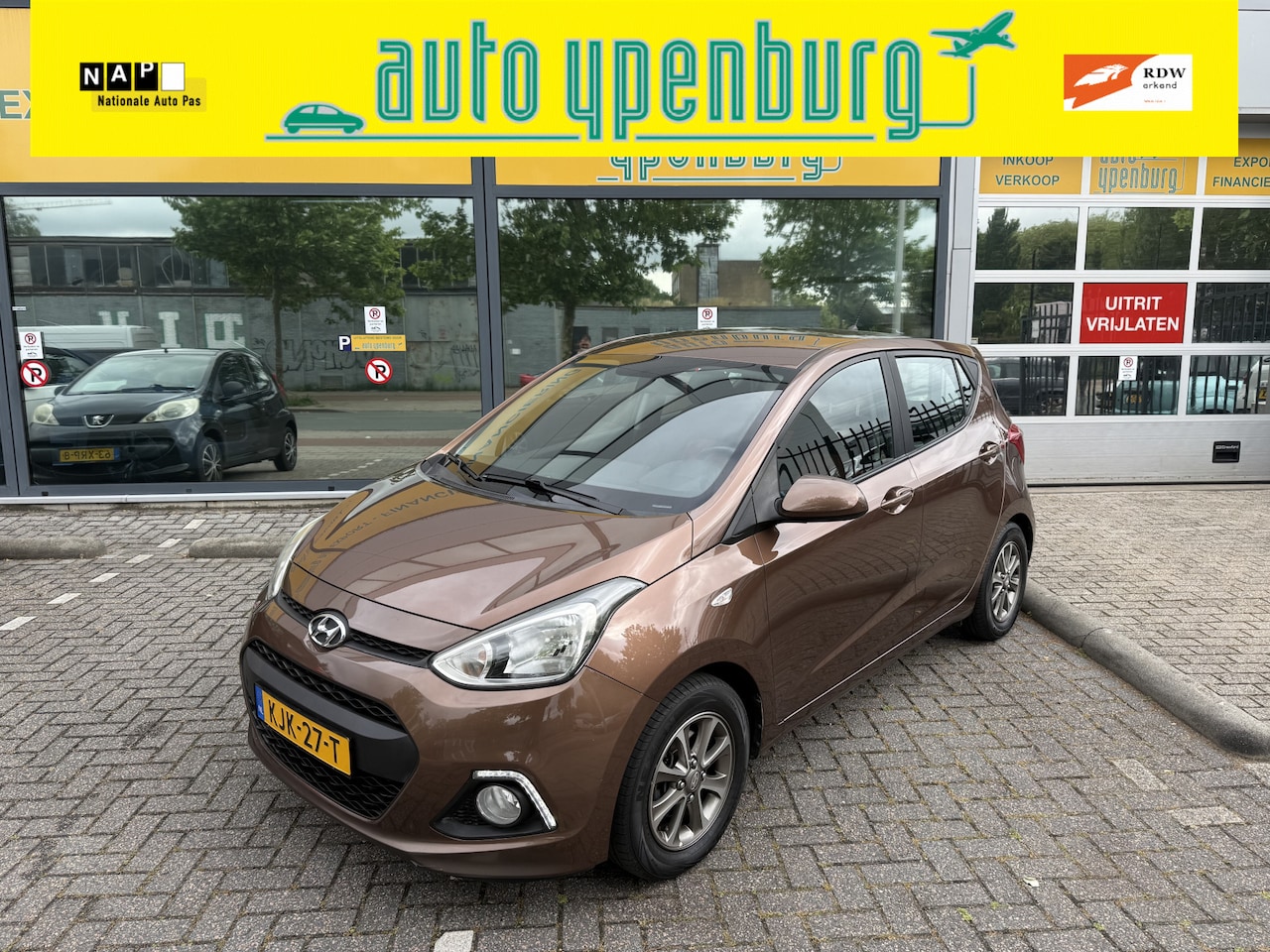 Hyundai i10 - 1.0i i-Motion Comfort Plus * 112.520 Km * AIRCO * Stuur + Stoel verwarming * Carplay * - AutoWereld.nl