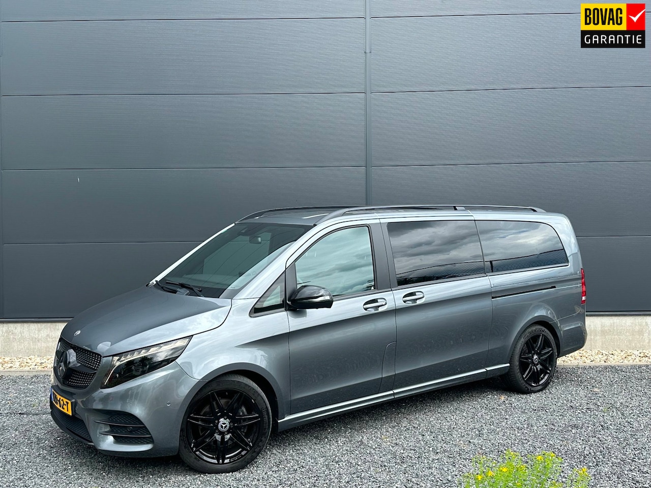 Mercedes-Benz V-klasse - 300d Extra Lang DC Avantgarde Edition AMG | Burmester | 360 - AutoWereld.nl