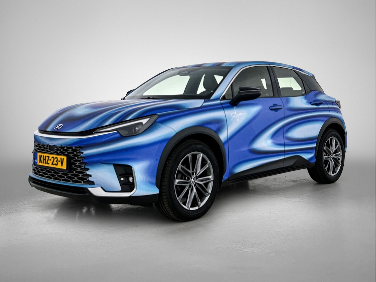 Lexus LBX - Elegant 2WD | Ocean Blue Wrapped | Advanced Pack | Lexus Link+ | - AutoWereld.nl