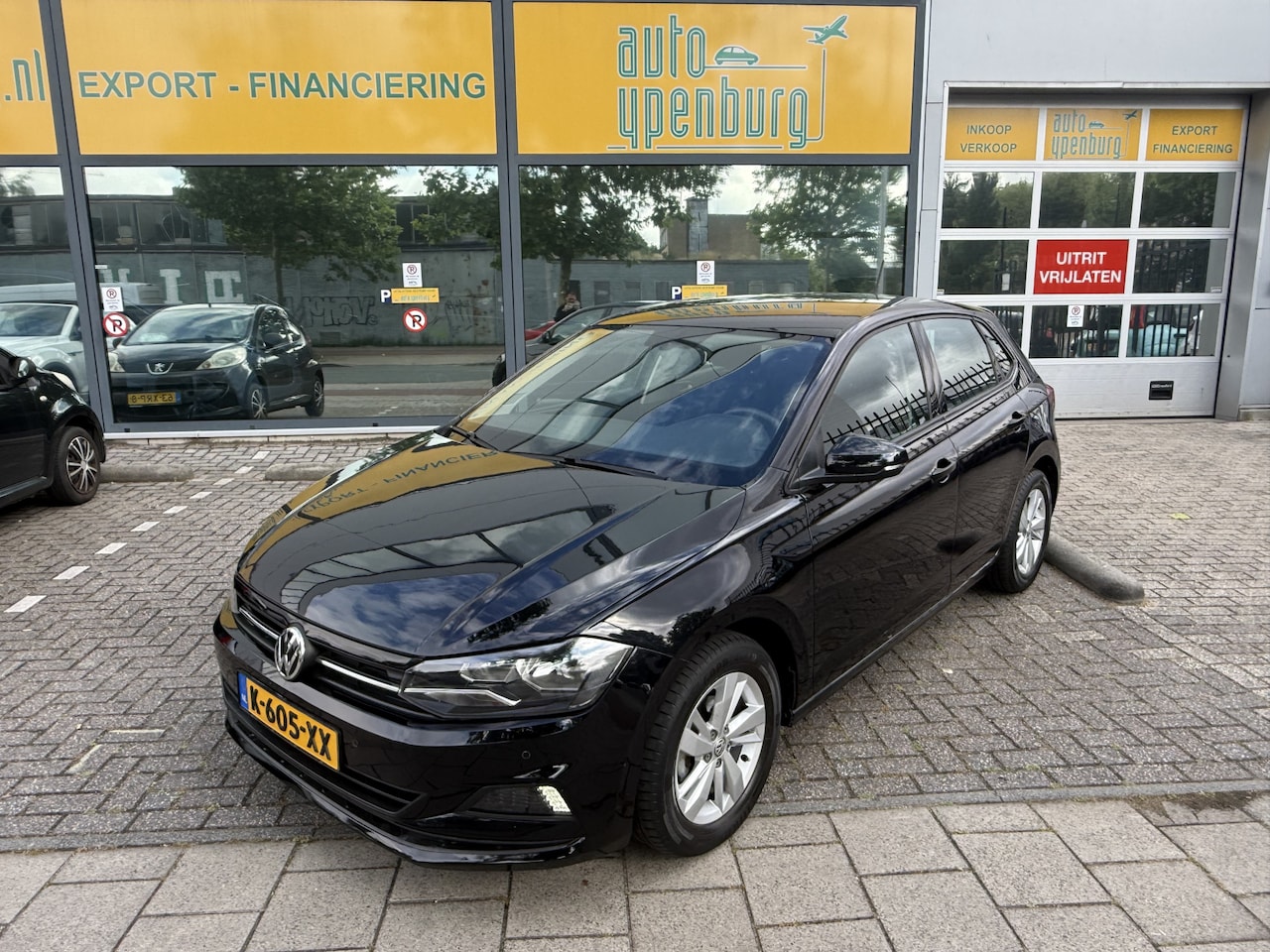 Volkswagen Polo - 1.0 TSI Comfortline Business * 69.575 Km * Parkeersensoren * 5-Deurs * LM Velgen * AIRCO * - AutoWereld.nl