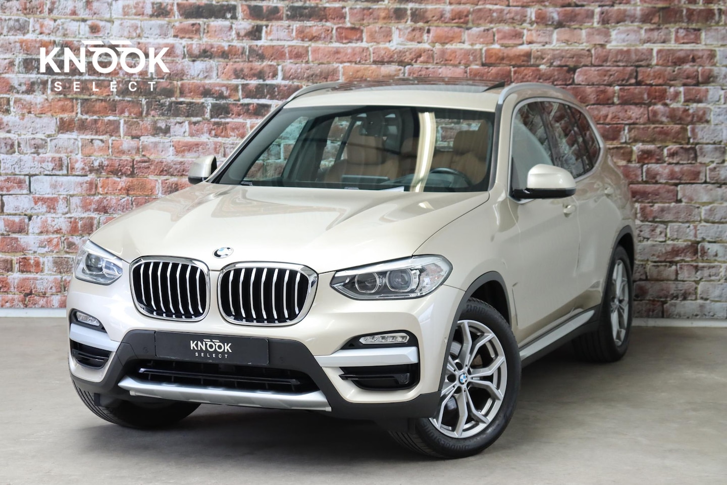 BMW X3 - xDrive20i High Executive xLine Automaat / Navigatie Professional / Panoramadak / Trekhaak - AutoWereld.nl