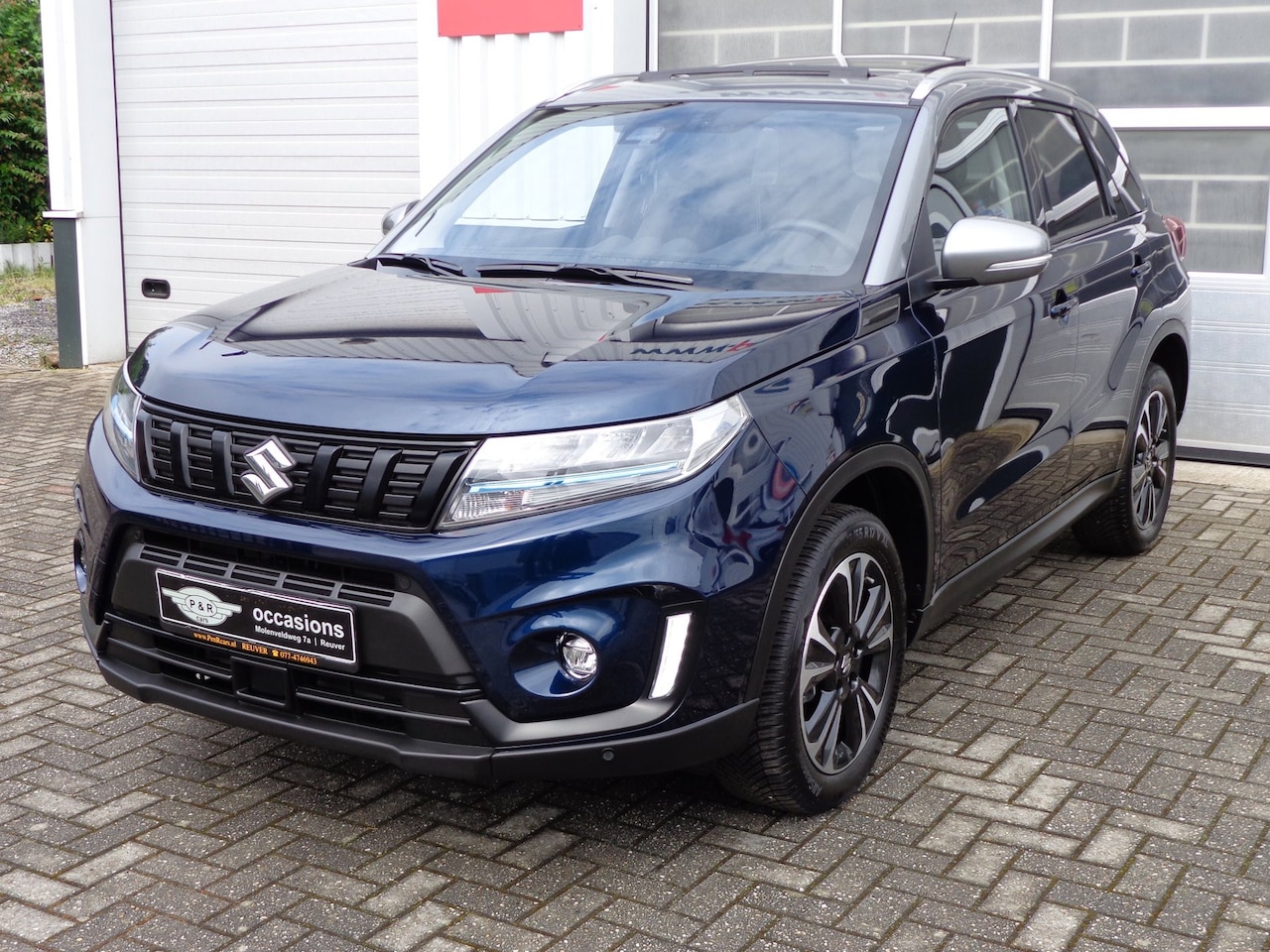 Suzuki Vitara - 1.5 Hybrid Style AllGrip Trekhaak,Panoramadak,Camera,etc,etc - AutoWereld.nl