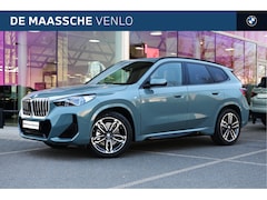 BMW X1 - xDrive23i M Sport Automaat / Panoramadak / Trekhaak / Sportstoelen / Head-Up / M Adaptief