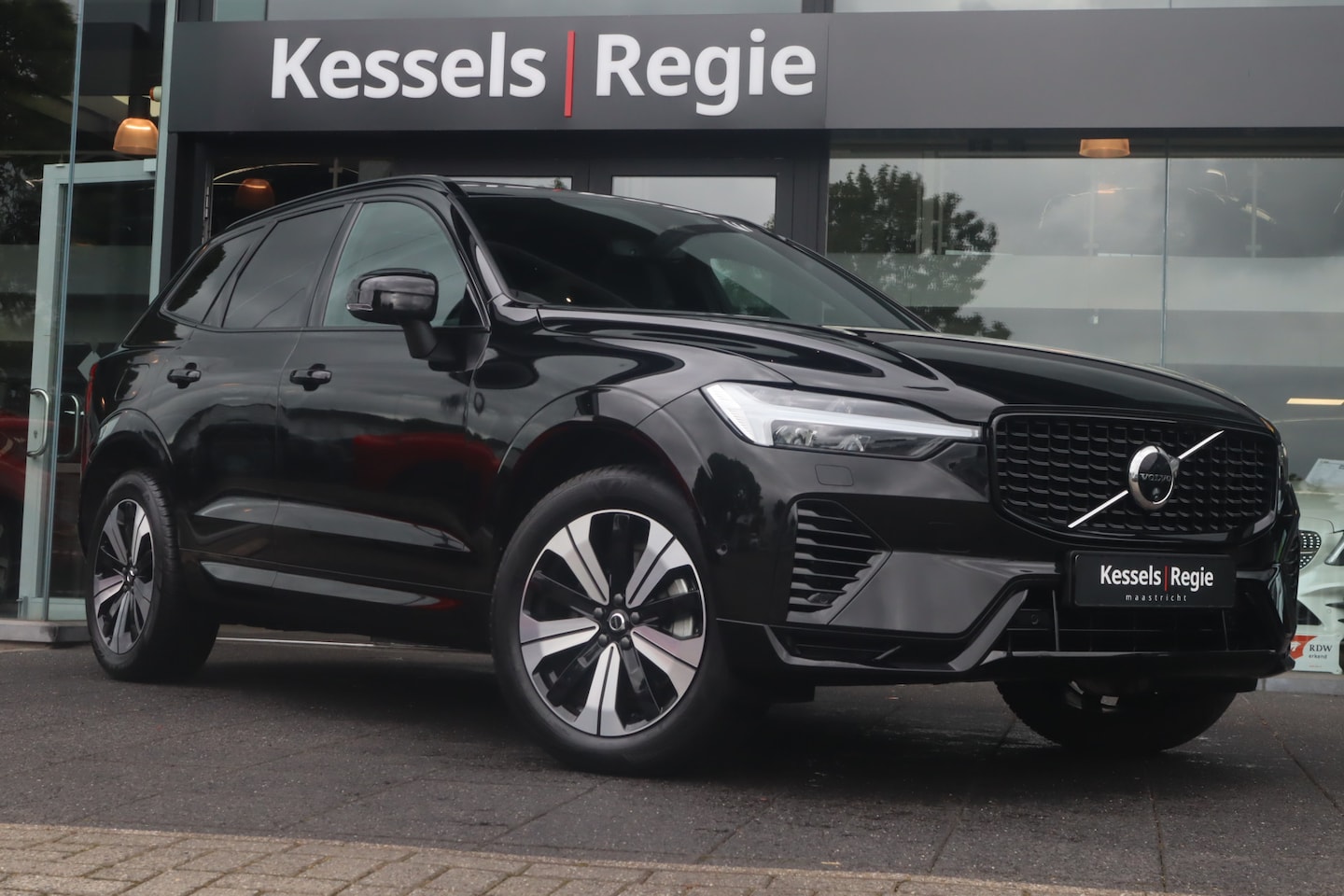 Volvo XC60 - 2.0 T6 Plug-in hybrid AWD Plus Dark | Pano | H&K | 360 | Memory | ACC | Bliss | Leer | Stu - AutoWereld.nl
