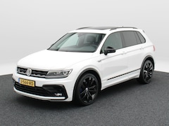 Volkswagen Tiguan - 1.5 TSi 150 Pk Automaat Highline Business R-Line | Black Style | Trekhaak | Stoelverwarmin