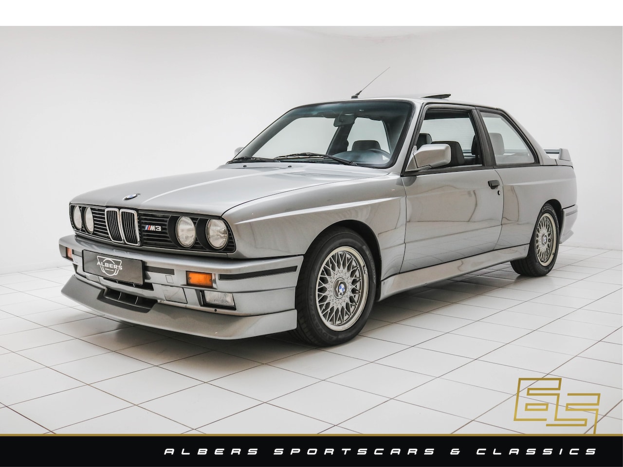 BMW M3 - E30 Lachssilber - Sunroof - M-Tex Überkaro - KAT - Early production - AutoWereld.nl