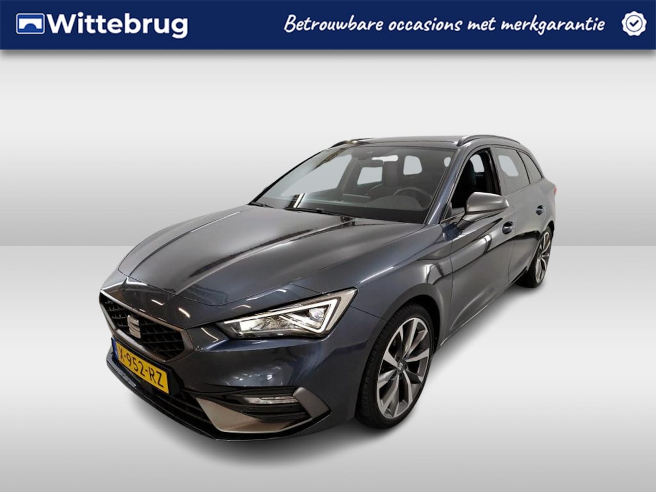 SEAT Leon Sportstourer - 1.5 eTSI 150pk FR Business Tech DSG Automaat Winter+ Tech pakket / Navigatie / Clima / Car - AutoWereld.nl