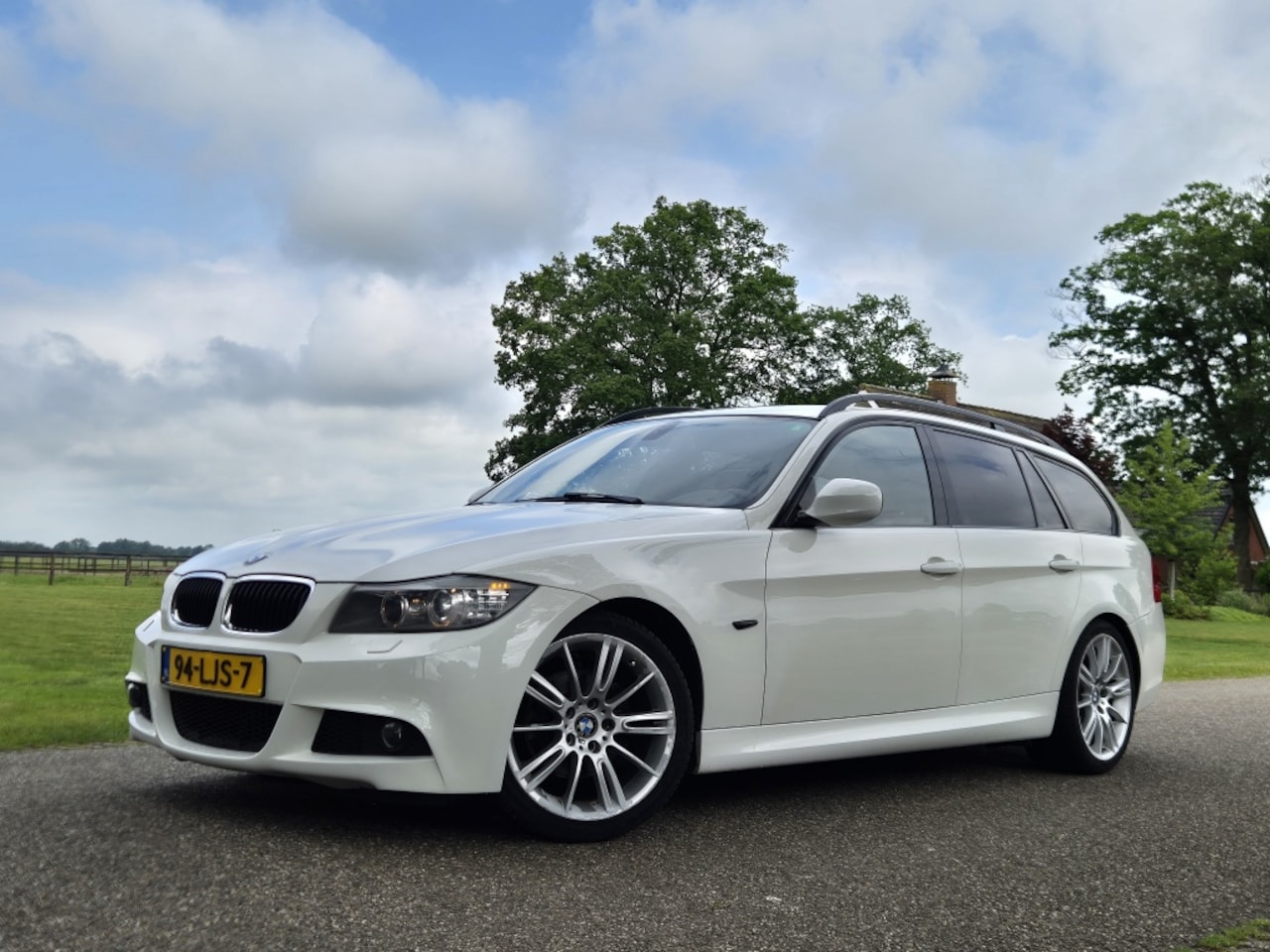 BMW 3-serie Touring - 318i Bns Sport - AutoWereld.nl