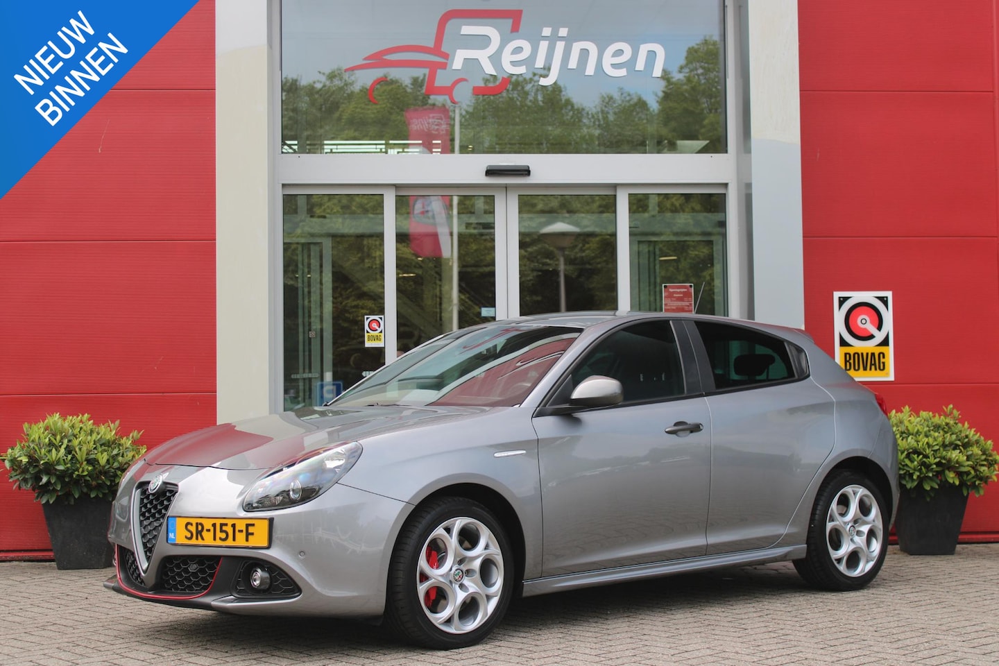 Alfa Romeo Giulietta - 1.4 Turbo 170PK AUTOMAAT MultiAir SUPER | AFNEEMBARE TREKHAAK | NAVIGATIE | "BREMBO" REMKL - AutoWereld.nl