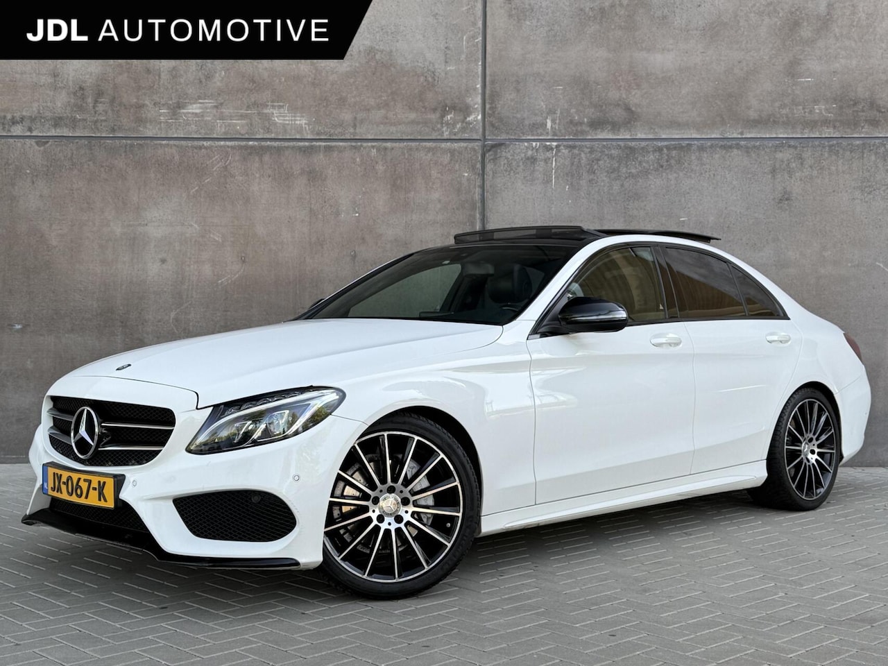 Mercedes-Benz C-klasse - 180 Ambition | AMG-pakket | Panoramadak | Navigatie | Cruise control | Dealer onderhouden! - AutoWereld.nl