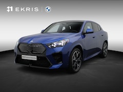BMW iX2 - eDrive20 M Sport Edition | M Sportpakket Pro | Premium Pack | Comfort Pack | Stuurwielrand