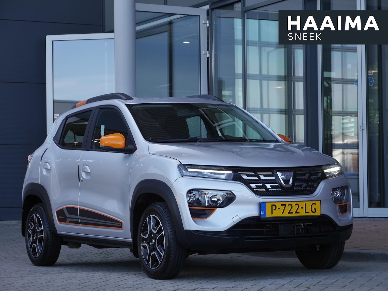 Dacia Spring - Expression 27 kWh | Achteruitrijcamera | Parkeersensoren achter | Lichtmetalen velgen | Ai - AutoWereld.nl
