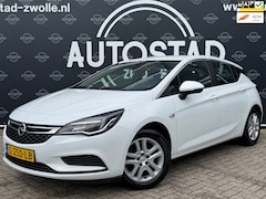 Opel Astra - 1.0 Turbo Business NL-Auto / 2e Eigenaar / NAP / Airco / Navi