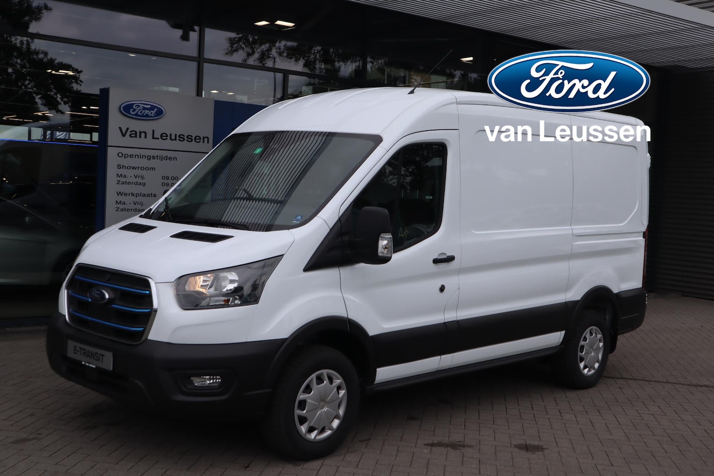 Ford E-Transit - 350 L2H2 TREND 68KWH 2025! ALL-SEASON STOELVERW. KEYLESS P-SENSOREN 4-JAAR/100.000KM FABR. - AutoWereld.nl