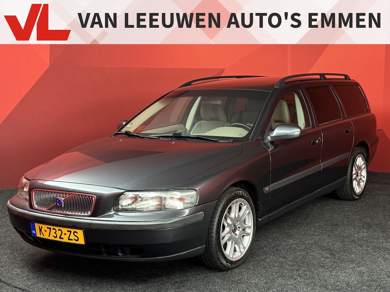 Volvo V70 - 2.4 Comfort Line | Stoelverwarming | Trekhaak | Cruise - AutoWereld.nl