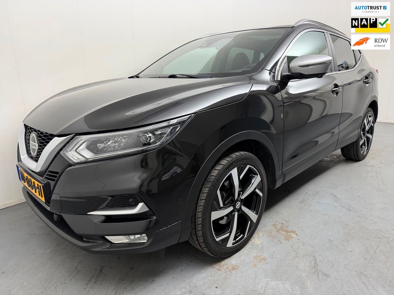 Nissan Qashqai - 1.2 Tekna + # Pano # Leder # Navi # Pdc # Camera # Bose # Trekhaak # 19" # Nap - AutoWereld.nl