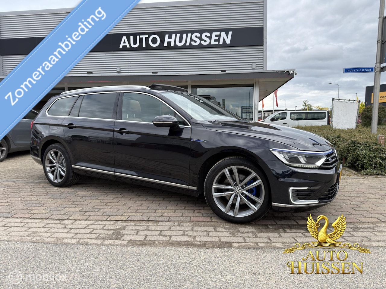 Volkswagen Passat Variant - 1.4 TSI GTE Highline Pano ACC Leer - AutoWereld.nl