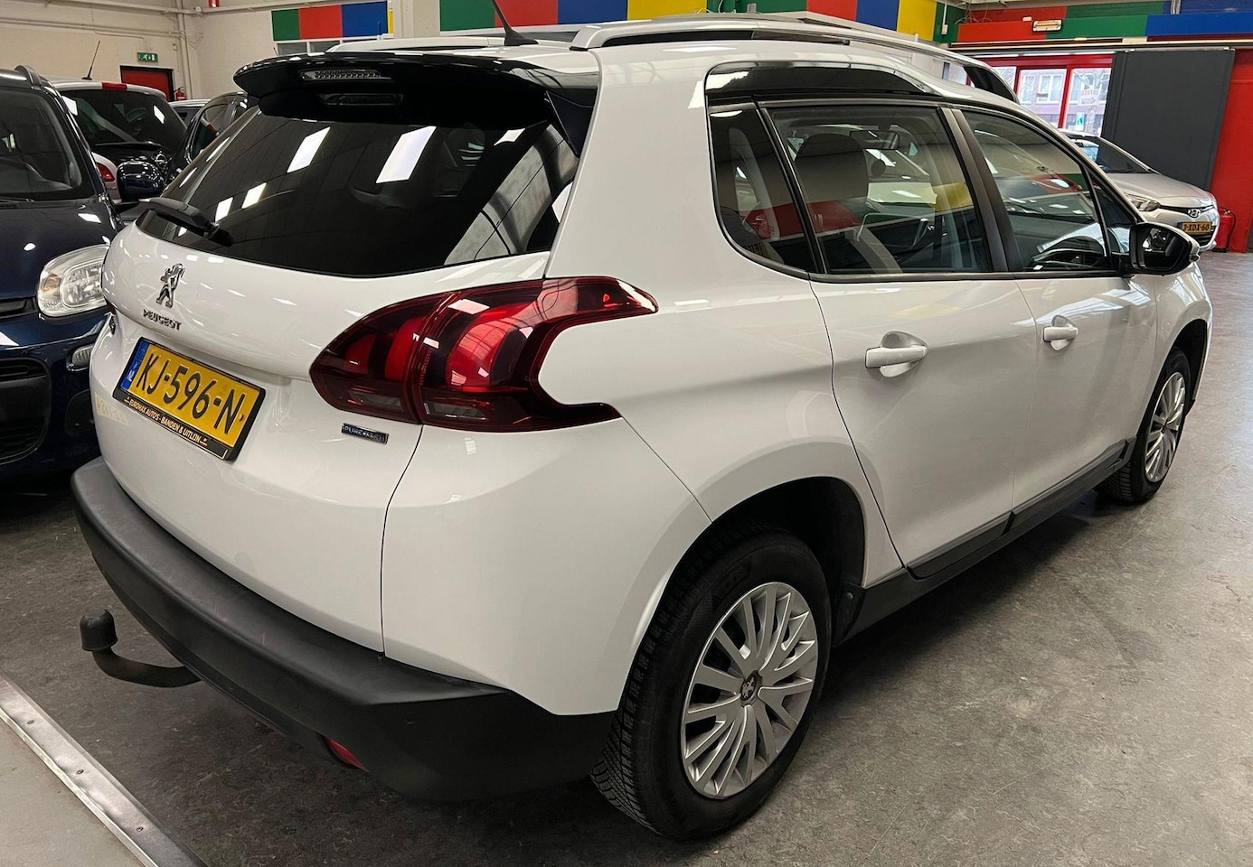 Peugeot 2008 - 1.2 PureTech Blue Lion NAP - Distr. Vervangen - AutoWereld.nl