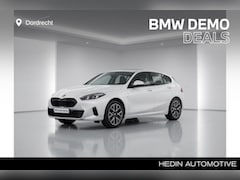 BMW 1-serie - 120 | Panorama | 18" | Innovation Pack | Sportstoelen | Harman Kardon | Nu 42.895,