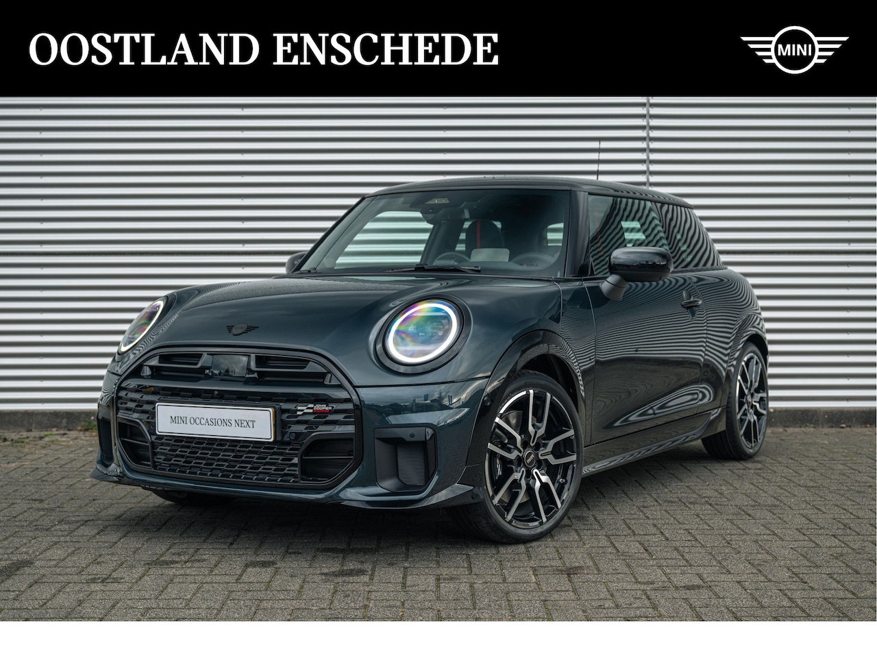 MINI 3-Deurs - Hatchback Cooper S Automaat / John Cooper Works / Pakket XL / 18" JCW Lap Spoke 2-tone - AutoWereld.nl