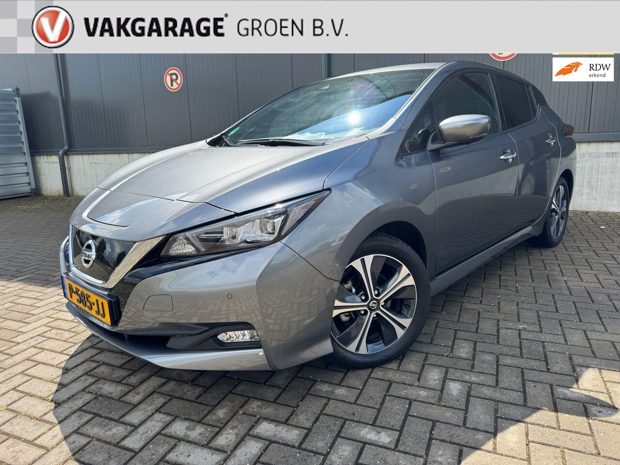 Nissan LEAF - Tekna 40 kWh / camera / navi / ad.cruise / stoel + stuurverw. ! - AutoWereld.nl