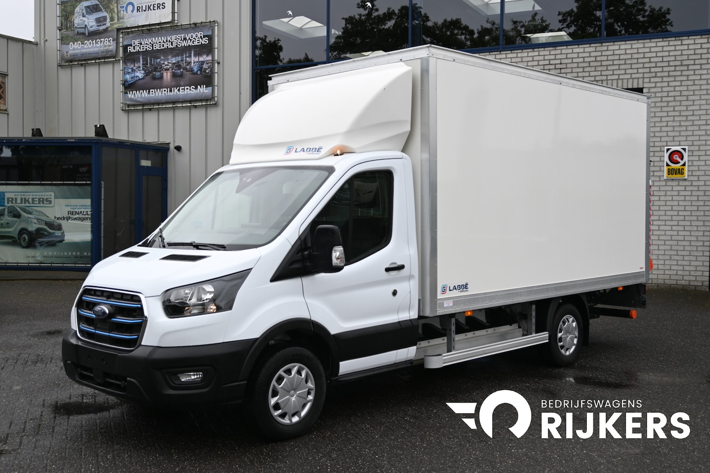 Ford E-Transit - 390L Bakwagen met Dhollandia laadklep Navigatie met camera, Zijdeur - AutoWereld.nl
