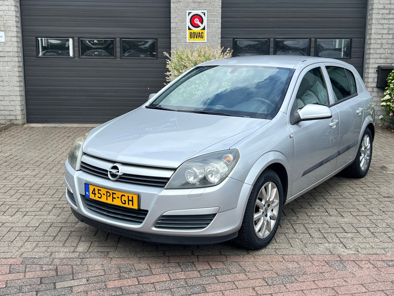 Opel Astra - 1.6 Enjoy *APK 02-06-2027 - AutoWereld.nl