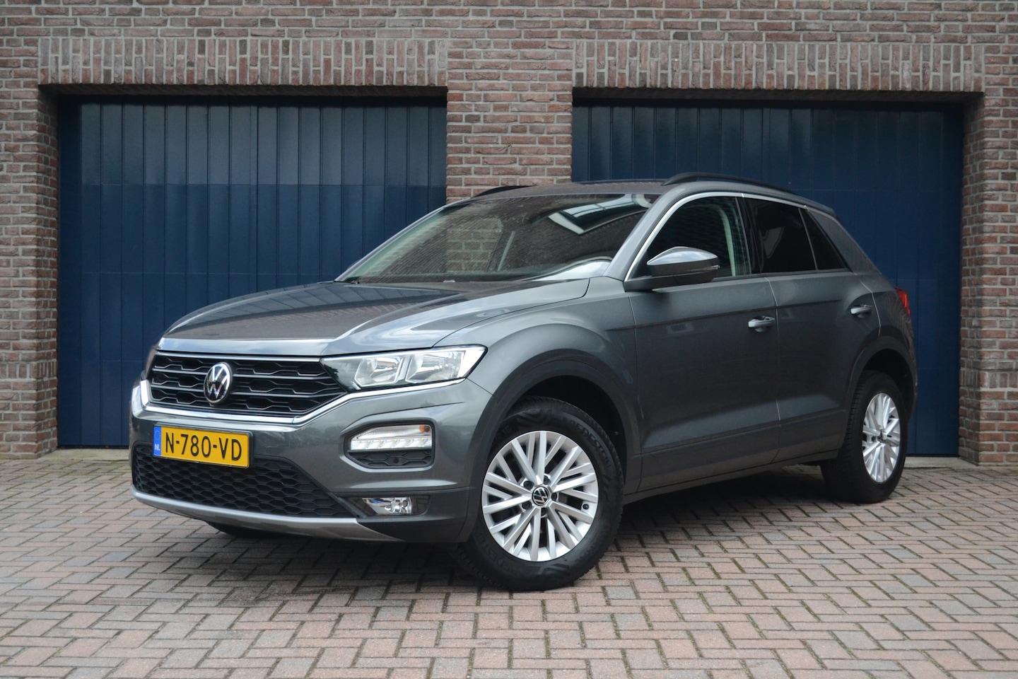 Volkswagen T-Roc - 1.0 TSI Style | Trekhaak | Navigatie | Carplay/Android Auto | Climate Control | Adaptive C - AutoWereld.nl