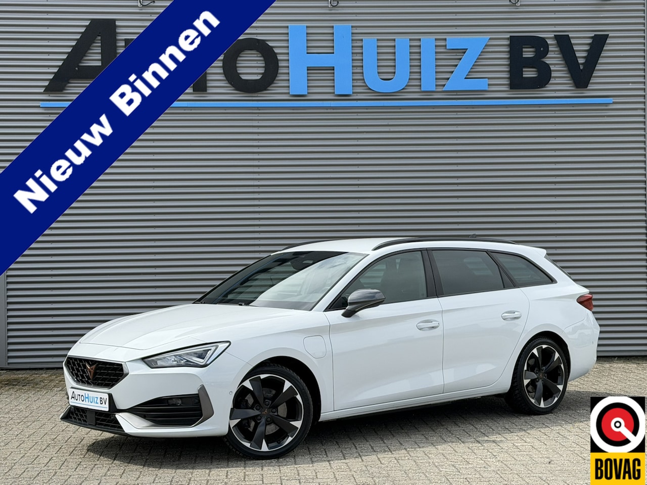 CUPRA Leon Sportstourer - 1.4 e-Hybrid Essential ACC Carplay Stoelverwarming Stuurwielverwarming 18 Inch Achteruitri - AutoWereld.nl