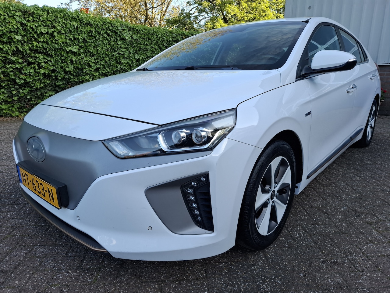 Hyundai IONIQ - Premium EV SOH 84,9% 7395.- EX BTW LEER/CLIMAT/CRUISE 120PK - AutoWereld.nl