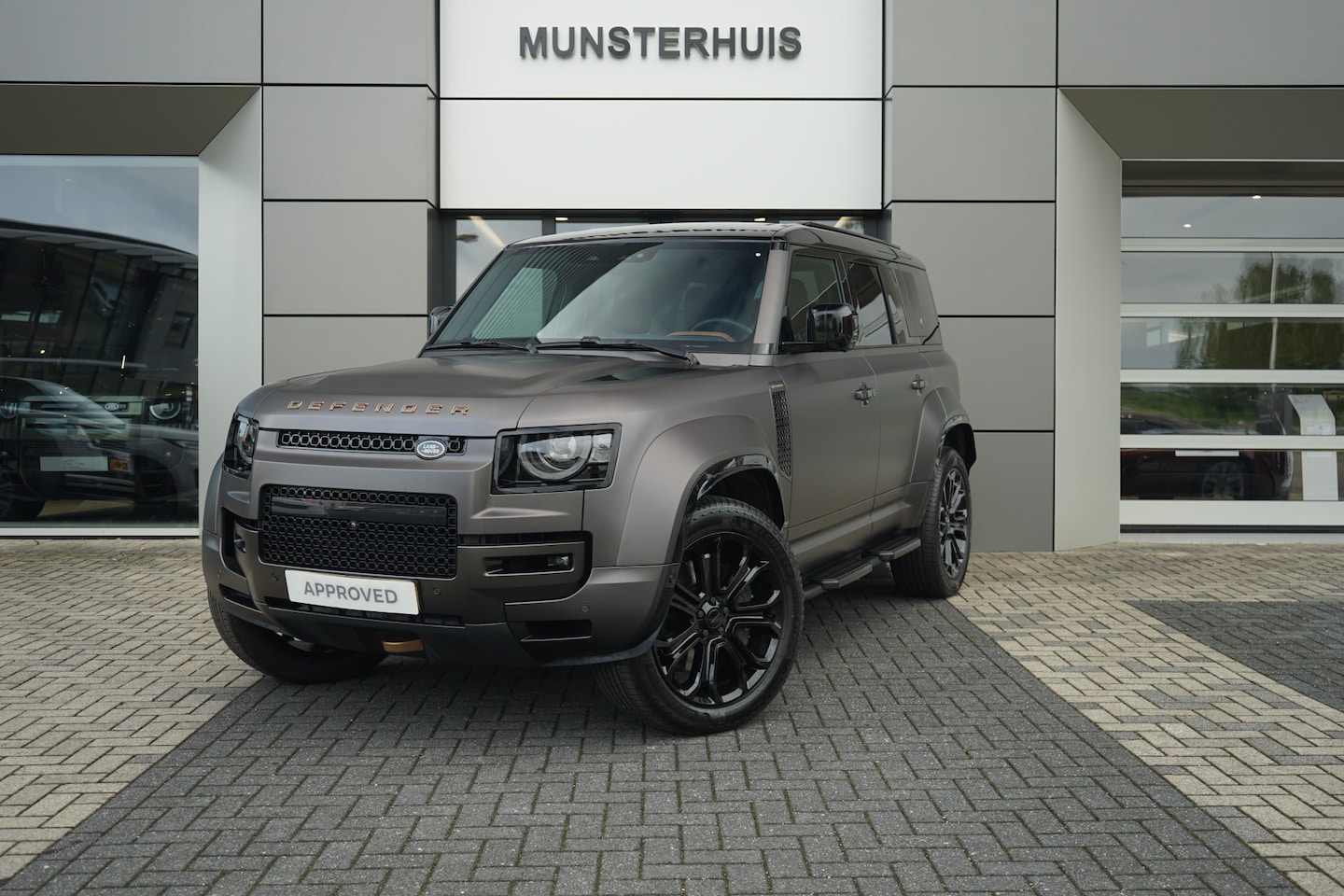 Land Rover Defender 110 - 4.4 P635 Octa | Koelvak | Elektrische trekhaak | - AutoWereld.nl