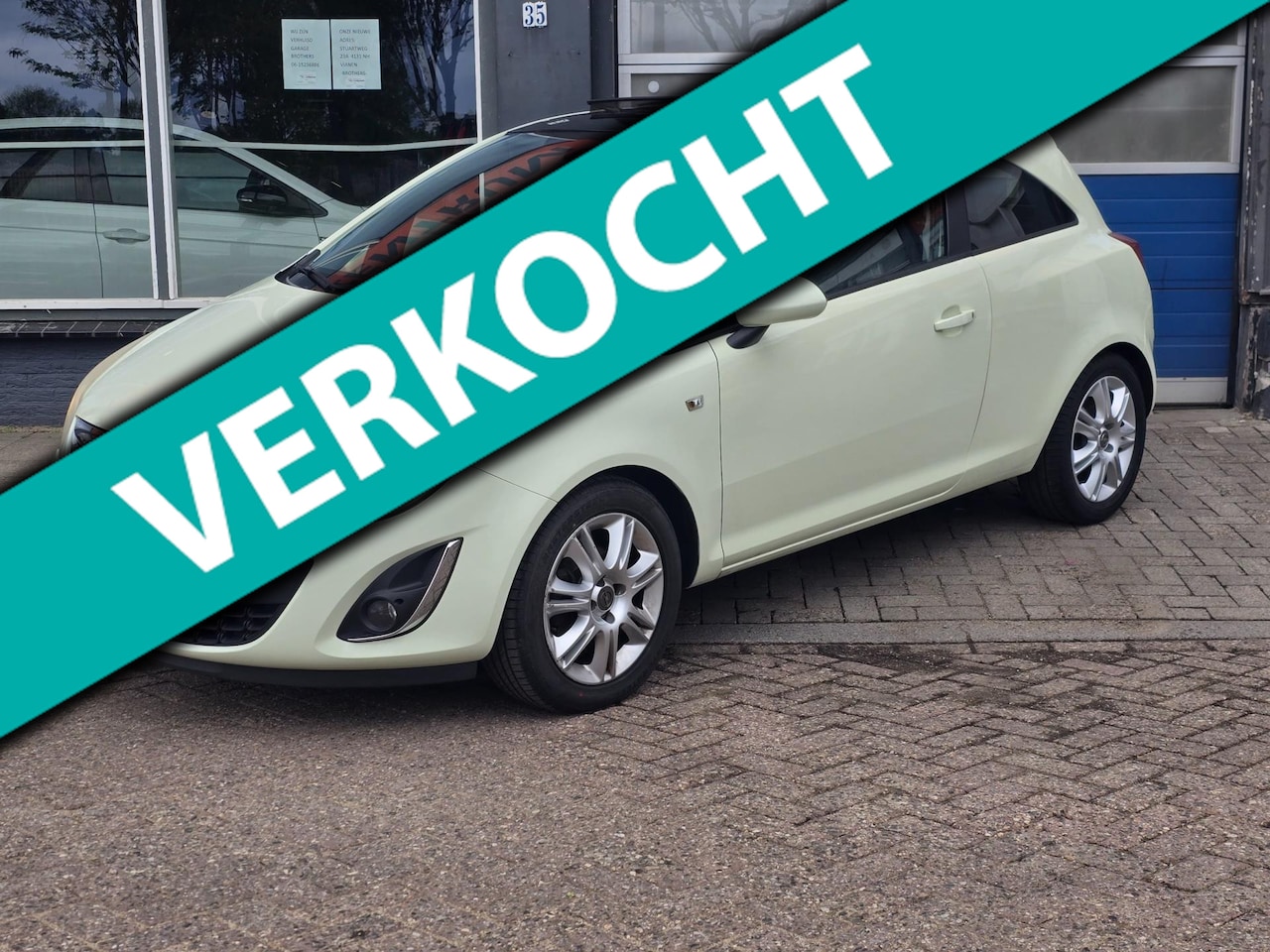 Opel Corsa - 1.4-16V Cosmo PANO/AIRCO/NAP/STOEL VERW/ CR CONTROL - AutoWereld.nl