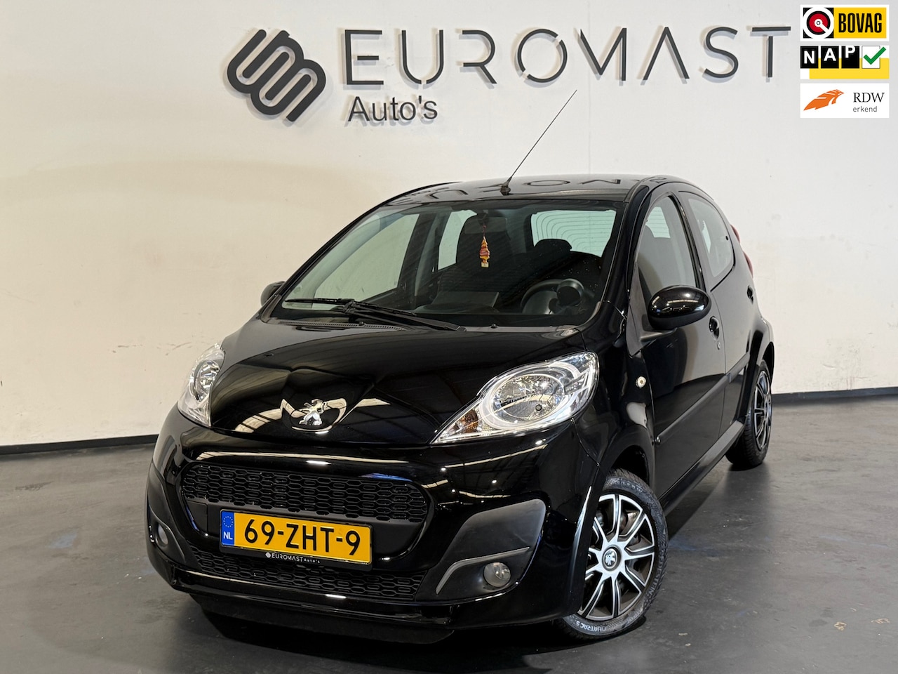 Peugeot 107 - 1.0 Active Automaat Carplay 5d Nieuwe Apk - AutoWereld.nl