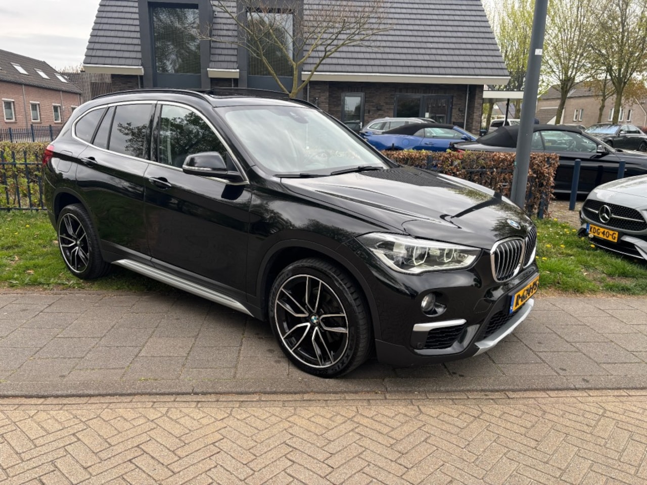 BMW X1 - 1.8 High Line ,X Line ,Panoramadak,Afn.Trekhaak,Leder,Led koplampen - AutoWereld.nl