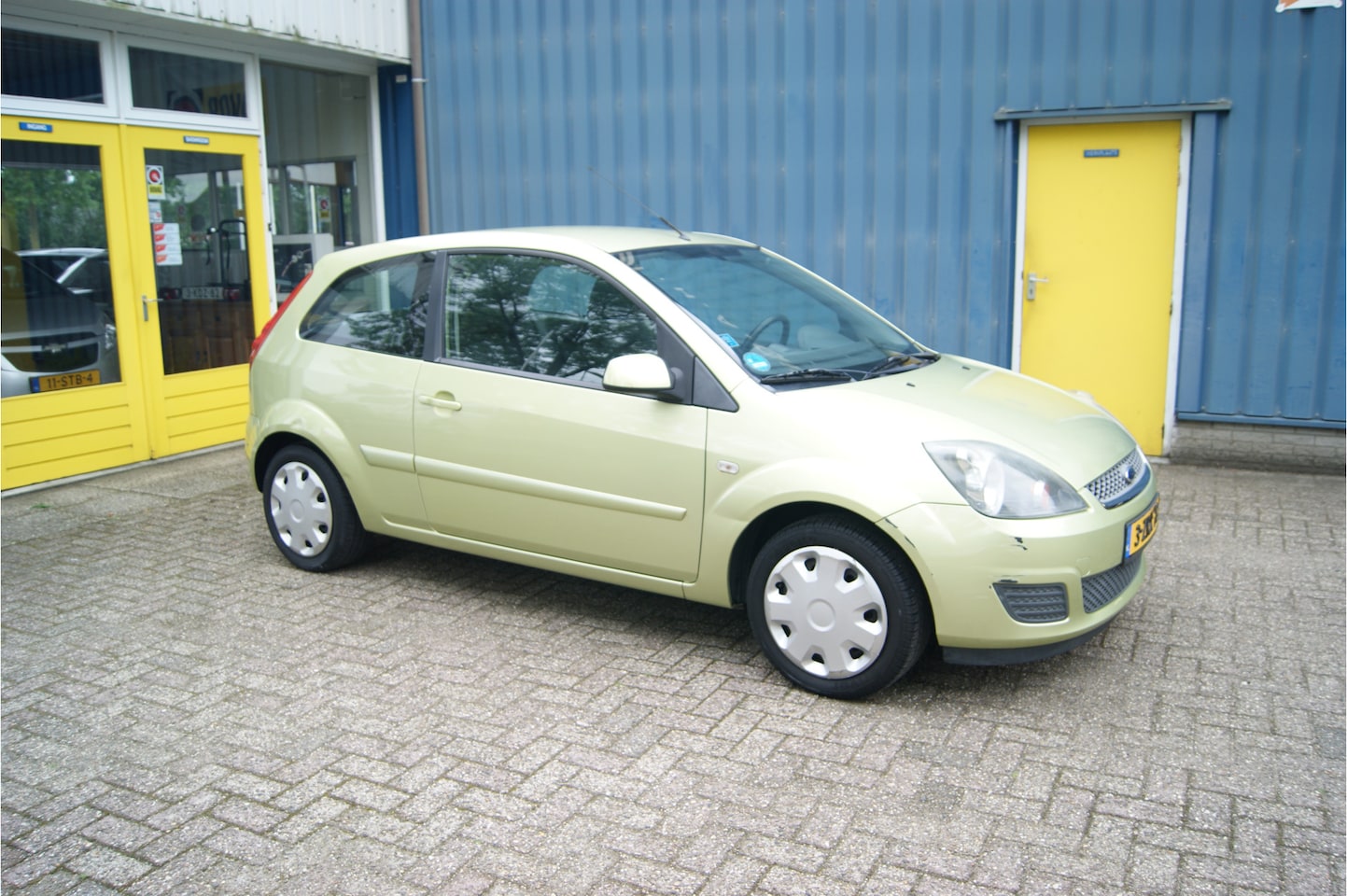 Ford Fiesta - 1.3-8V Cool & Sound, Airco, APK tot 03/2027!!! - AutoWereld.nl