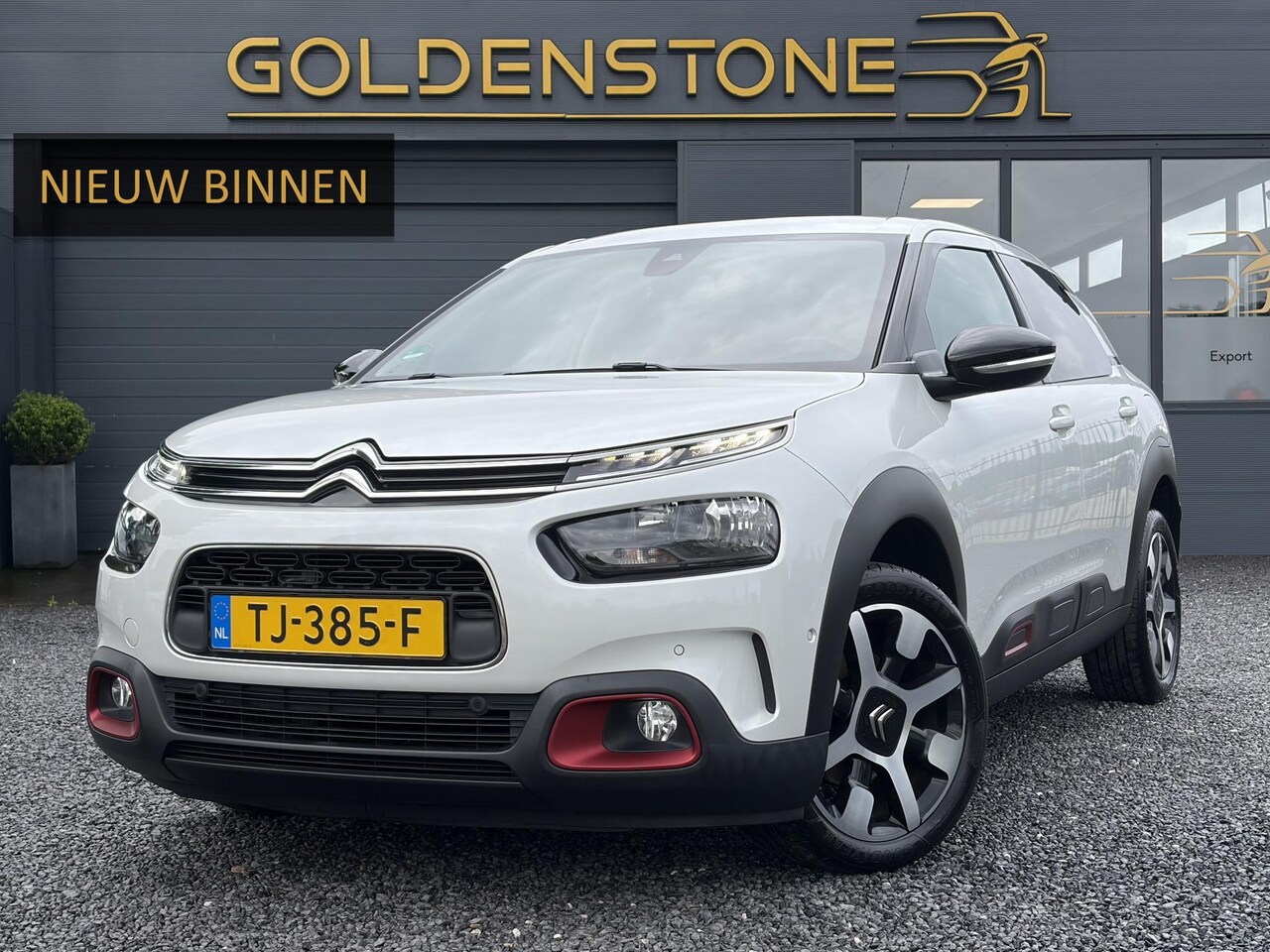 Citroën C4 Cactus - 1.2 PureTech Shine 1.2 PureTech Shine 131pk,6 Bak,D-riem vv in 204,Pano,Trekhaak,Camera,Navi,Dodehoek,Keyless - AutoWereld.nl