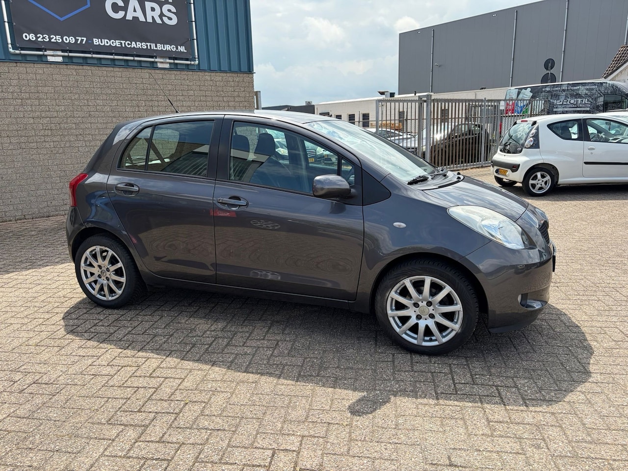 Toyota Yaris - 1.3 VVTi Sol MMT AUTOMAAT - AutoWereld.nl