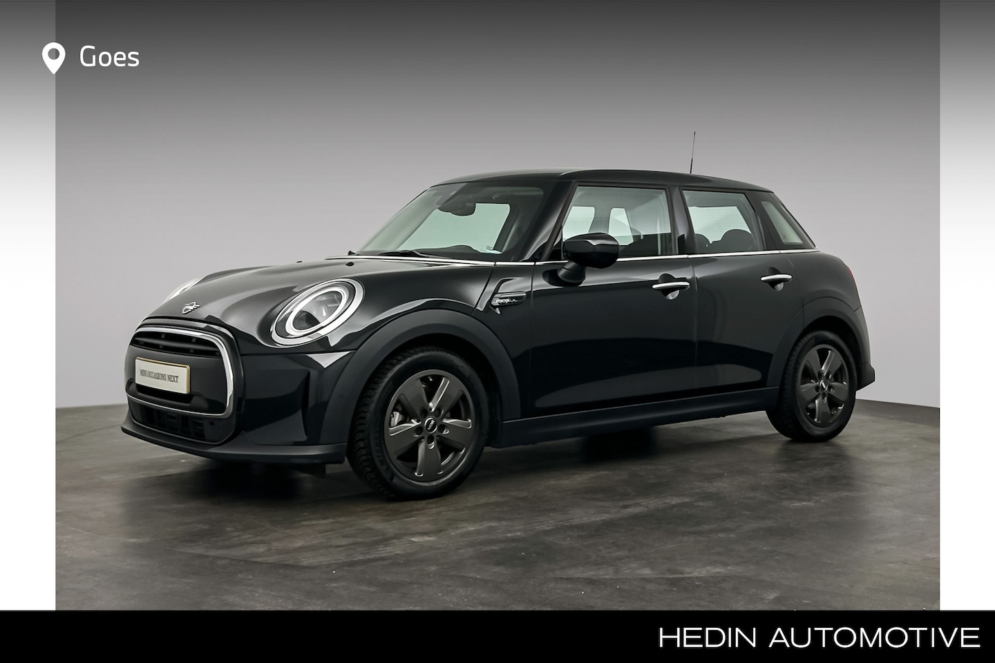 MINI 5-Deurs - 1.5 Cooper Classic | PDC achter | Elektrisch inklapbare spiegels | DAB radio | - AutoWereld.nl