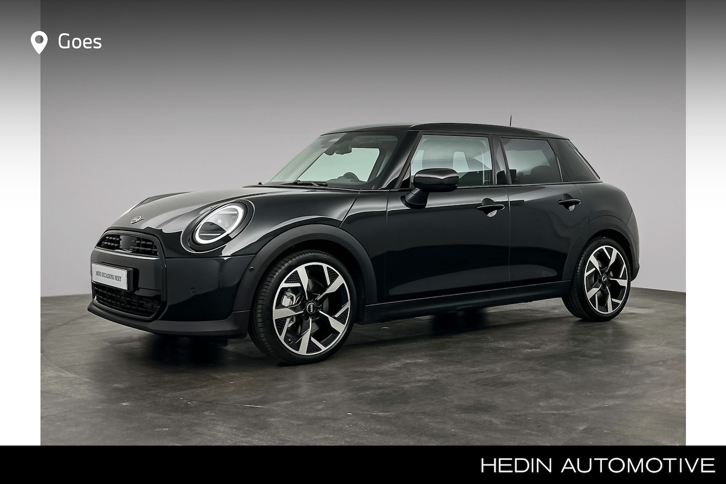 MINI 5-Deurs - 1.5 Cooper C Classic M | Stuurwielverwarming | Comforttoegang | Panoramadak elektrisch | S - AutoWereld.nl