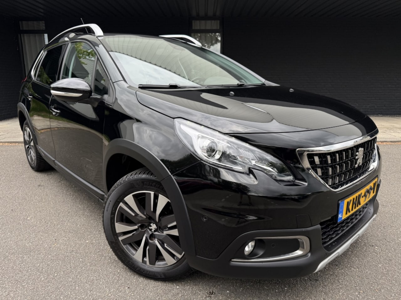 Peugeot 2008 - 1.2 PureTech Blue Lion Allure 130pk - AutoWereld.nl