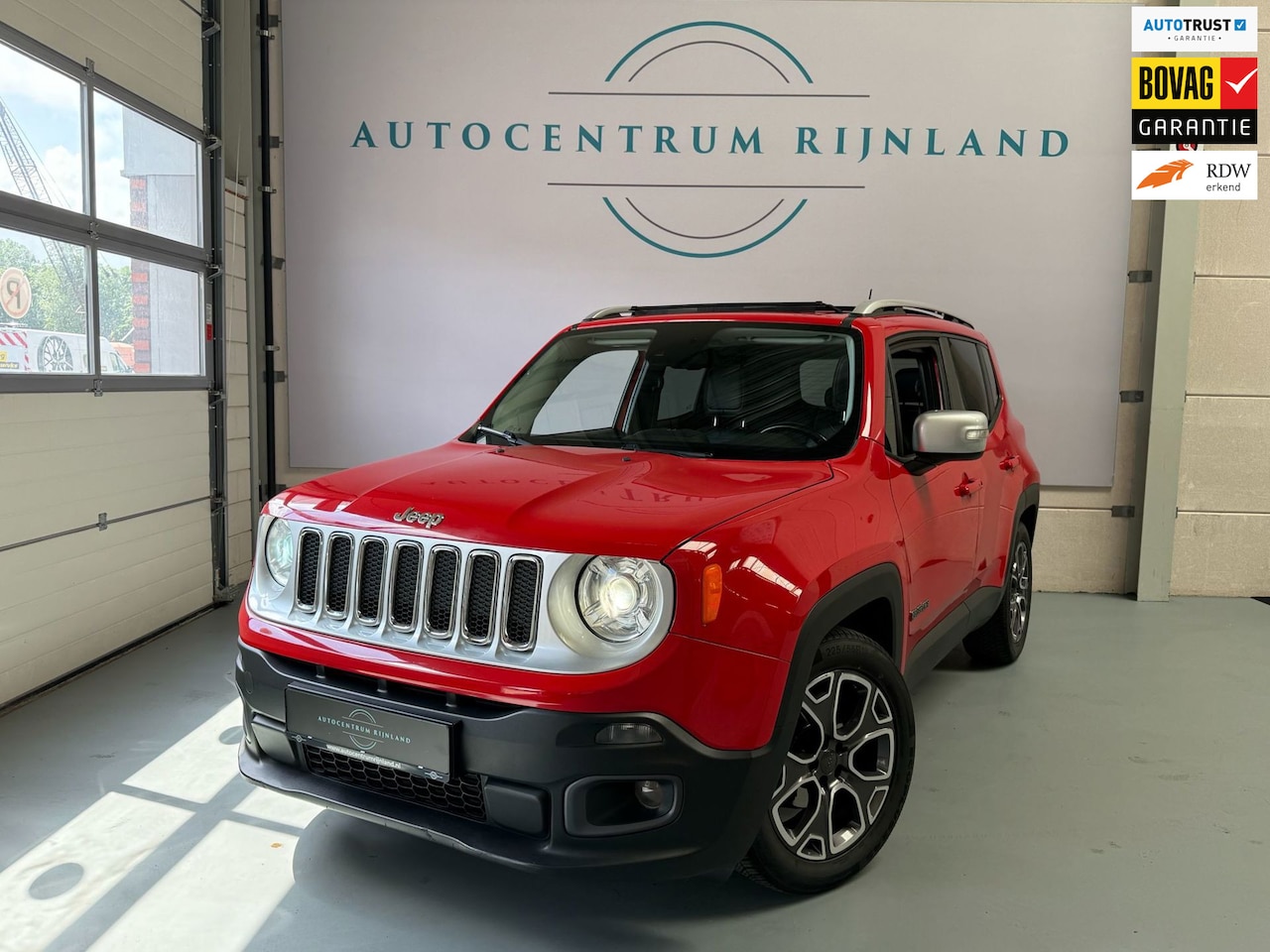 Jeep Renegade - 1.4 MultiAir Limited Automaat, Camera, Panoramadak - AutoWereld.nl