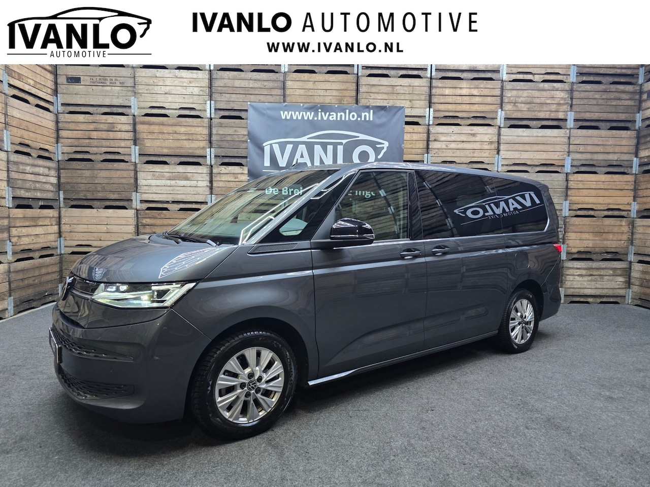 Volkswagen Multivan - 1.4 eHybrid L2H1 Style 7P Trekh. 218 PK DSG Pano LEd Carplay Clima Cruise 17"LM 97.4% SOH - AutoWereld.nl