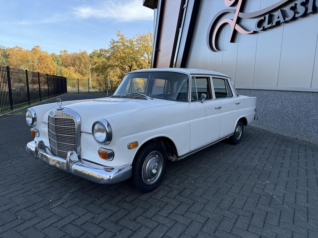 Mercedes-Benz 230 - W110 - AutoWereld.nl
