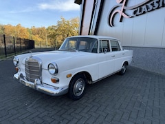 Mercedes-Benz 230 - W110