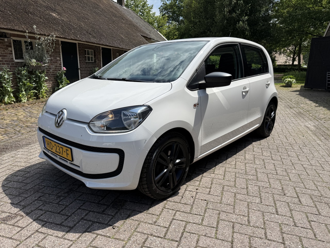 Volkswagen Up! - 1.0 move up! BlueMotion5 drs. Airco,Navi !! - AutoWereld.nl
