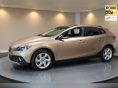 Volvo V40 Cross Country - 2.5 T5 Momentum *Automaat* 254Pk Trekhaak|Camera|Leer|Rose goud