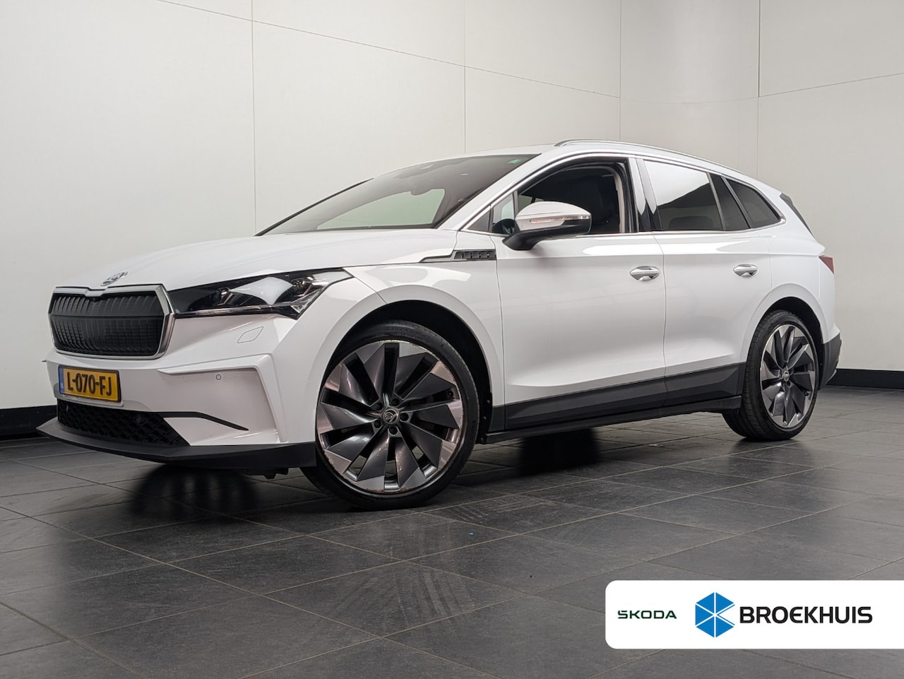 Skoda Enyaq iV - 80 First Edition High | Achterbank verwarmd | Achteruitrijcamera | Apple Carplay/Android A - AutoWereld.nl