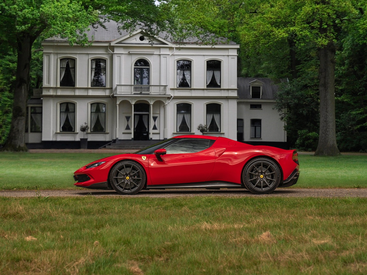Ferrari 296 GTB - 3.0 V6 Assetto Fiorano | Warranty 04-2029 | Full! | Carbon wheels | Lexan | Racing Seats | - AutoWereld.nl