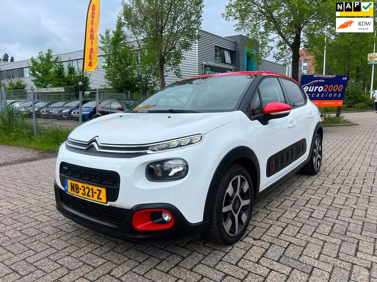 Citroën C3 - 1.2 PureTech Shine - Nieuwe Distributie ! - AutoWereld.nl