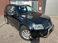 Suzuki Grand Vitara - 2.0-16V Exclusive / Camera / Navi / AUT / Clima / Stoelverwarming